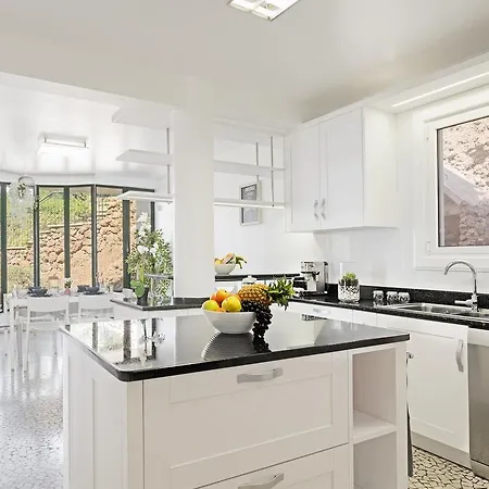 Eucalipto By An Island *