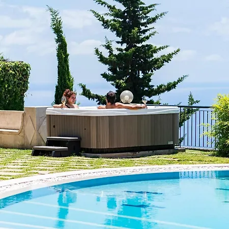 Eucalipto By An Island